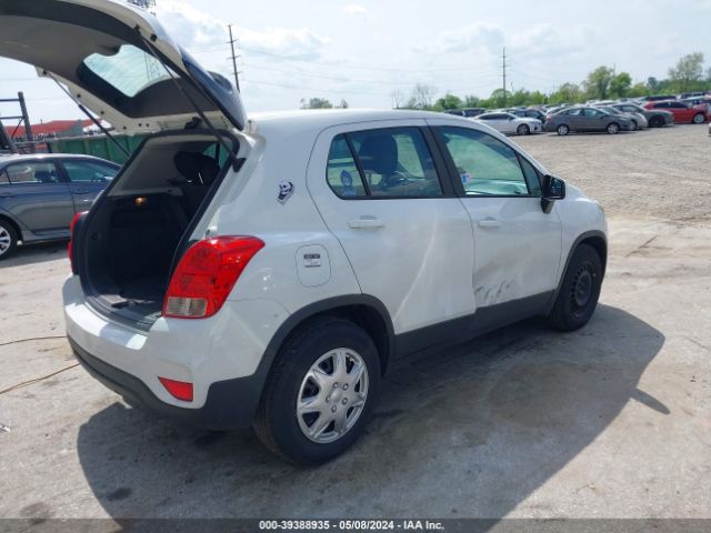 Photo 3 VIN: KL7CJKSB3JB579816 - CHEVROLET TRAX 