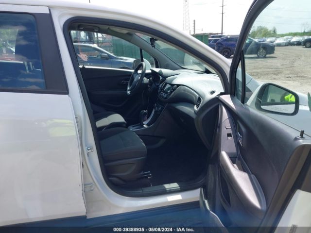 Photo 4 VIN: KL7CJKSB3JB579816 - CHEVROLET TRAX 