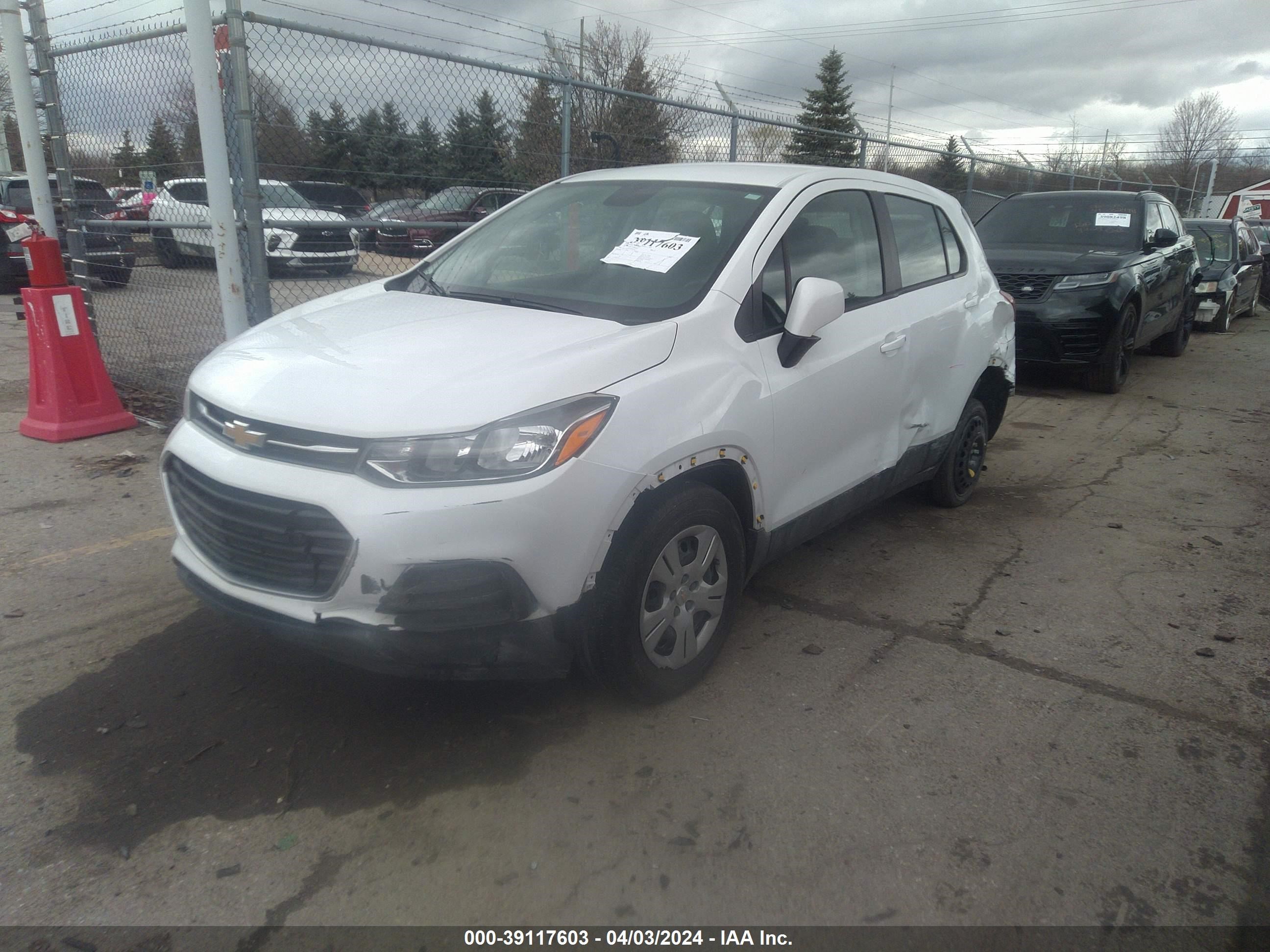 Photo 1 VIN: KL7CJKSB3JB587821 - CHEVROLET TRAX 