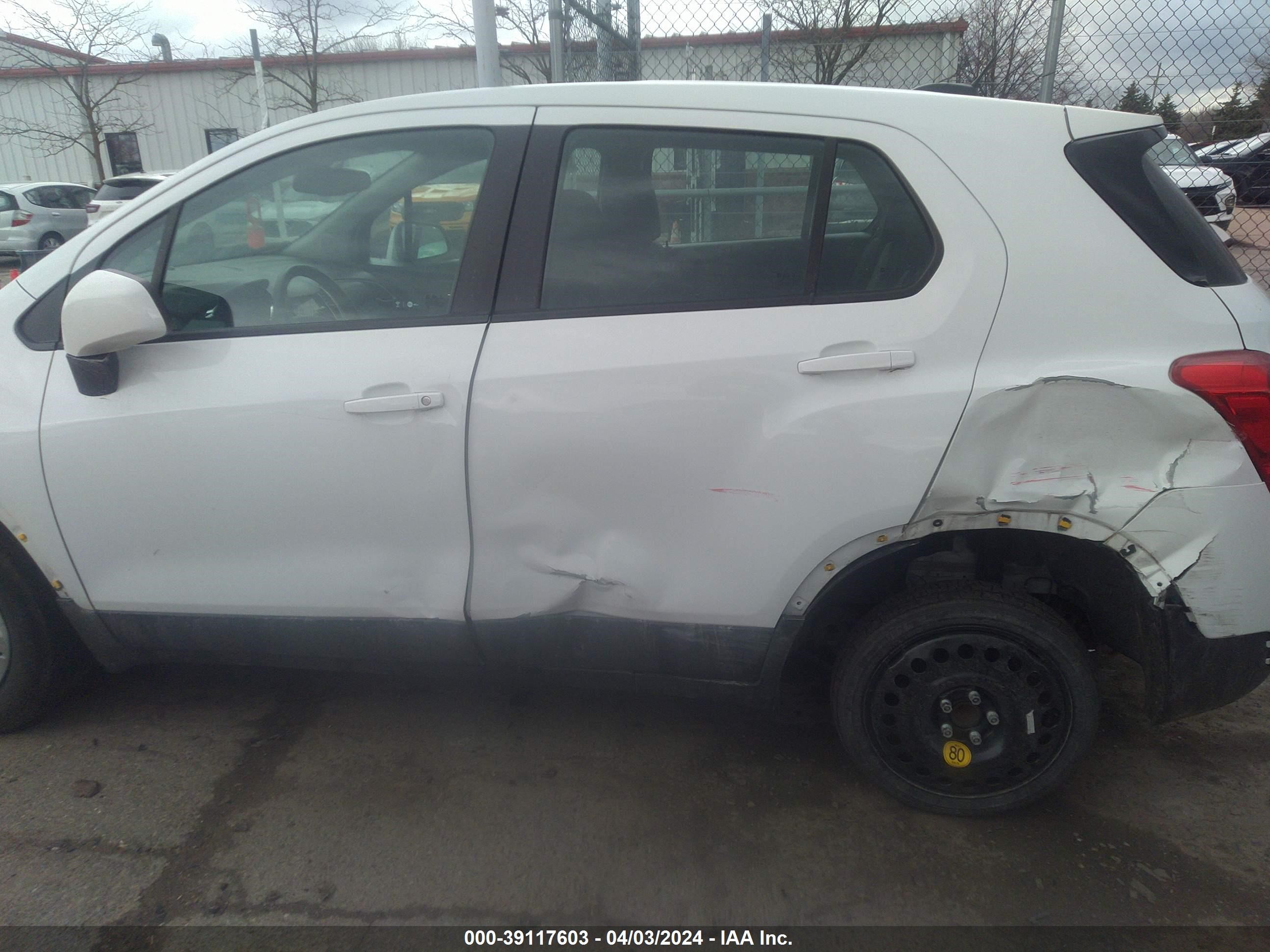 Photo 13 VIN: KL7CJKSB3JB587821 - CHEVROLET TRAX 