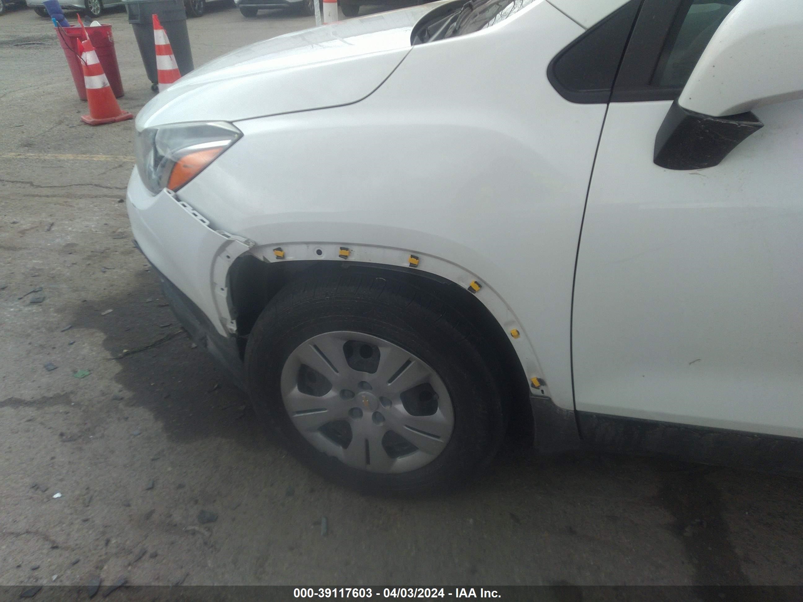 Photo 16 VIN: KL7CJKSB3JB587821 - CHEVROLET TRAX 