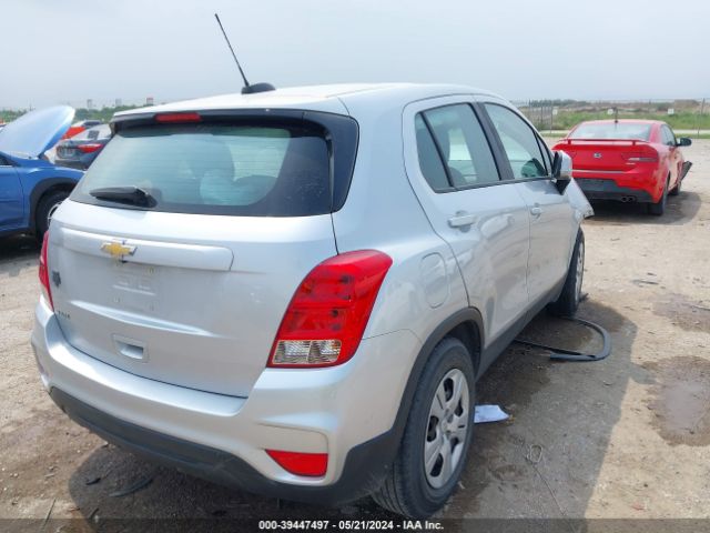 Photo 3 VIN: KL7CJKSB3JB704622 - CHEVROLET TRAX 