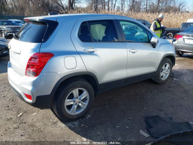 Photo 3 VIN: KL7CJKSB3LB310279 - CHEVROLET TRAX 