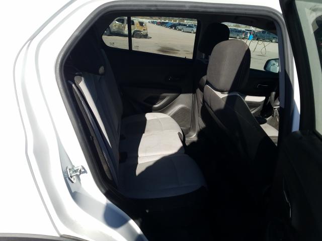 Photo 5 VIN: KL7CJKSB4HB154213 - CHEVROLET TRAX LS 