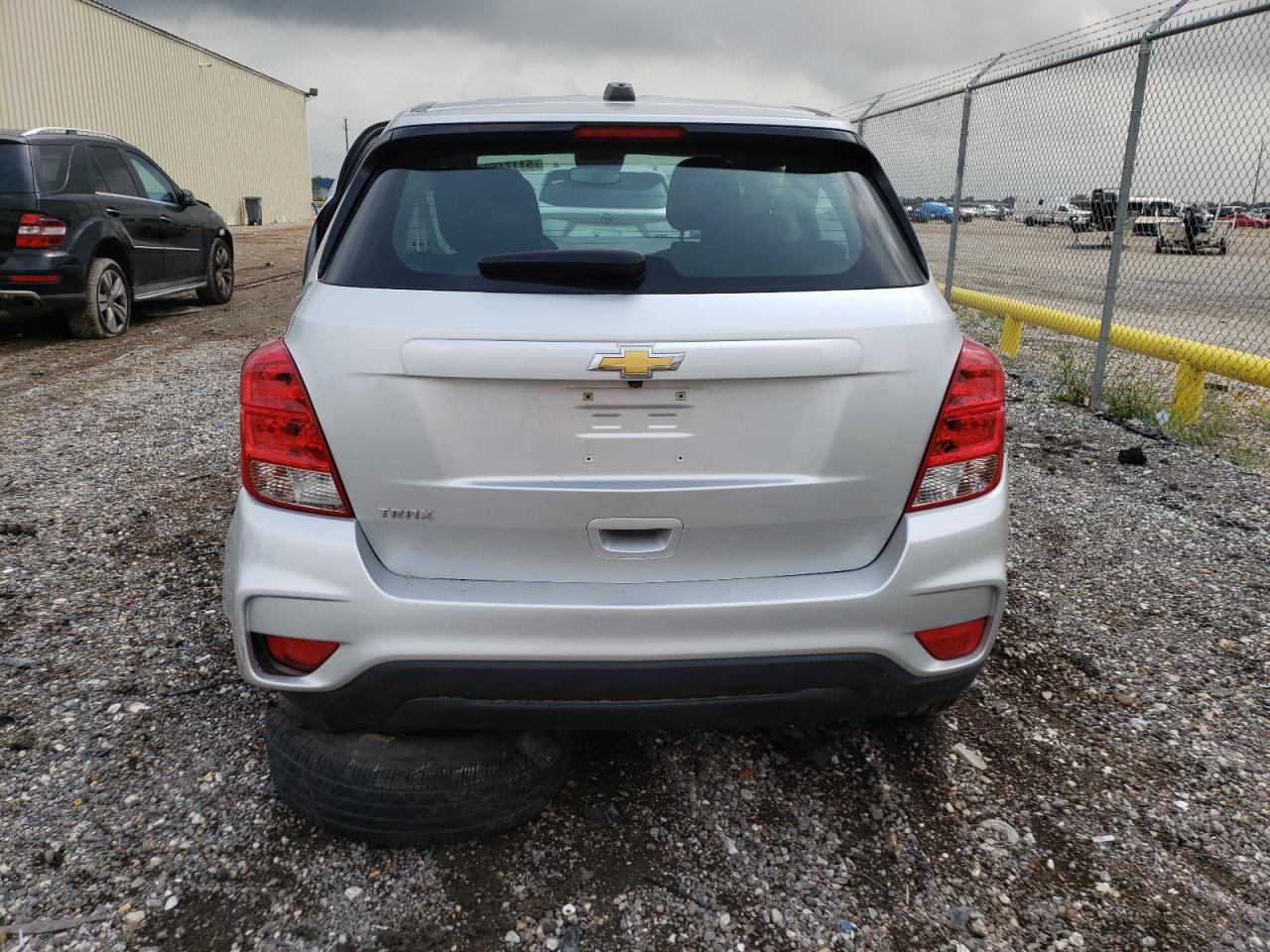 Photo 5 VIN: KL7CJKSB4HB621586 - CHEVROLET TRAX 