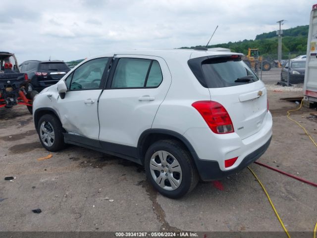 Photo 2 VIN: KL7CJKSB4JB522699 - CHEVROLET TRAX 