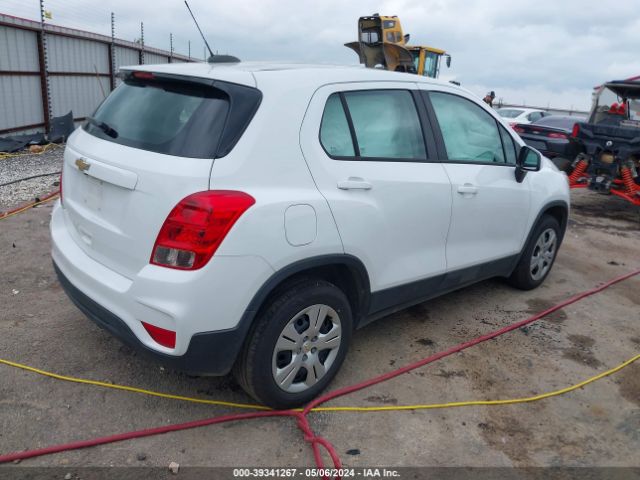 Photo 3 VIN: KL7CJKSB4JB522699 - CHEVROLET TRAX 