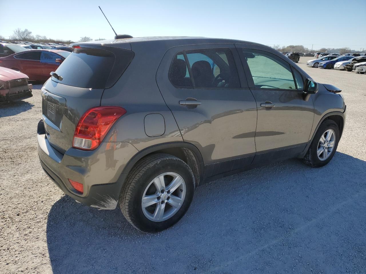 Photo 2 VIN: KL7CJKSB4LB335448 - CHEVROLET TRAX 