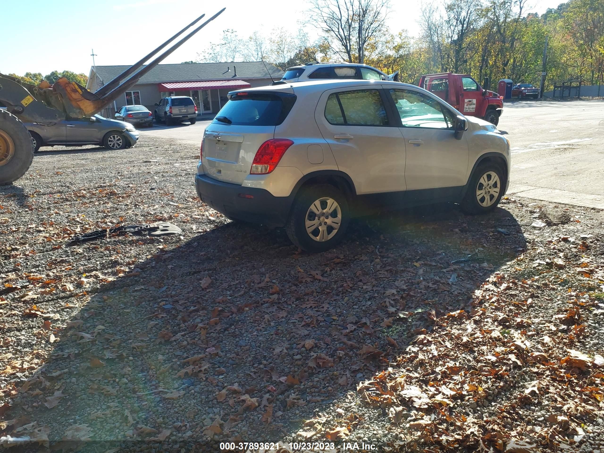 Photo 3 VIN: KL7CJKSB5FB117622 - CHEVROLET TRAX 