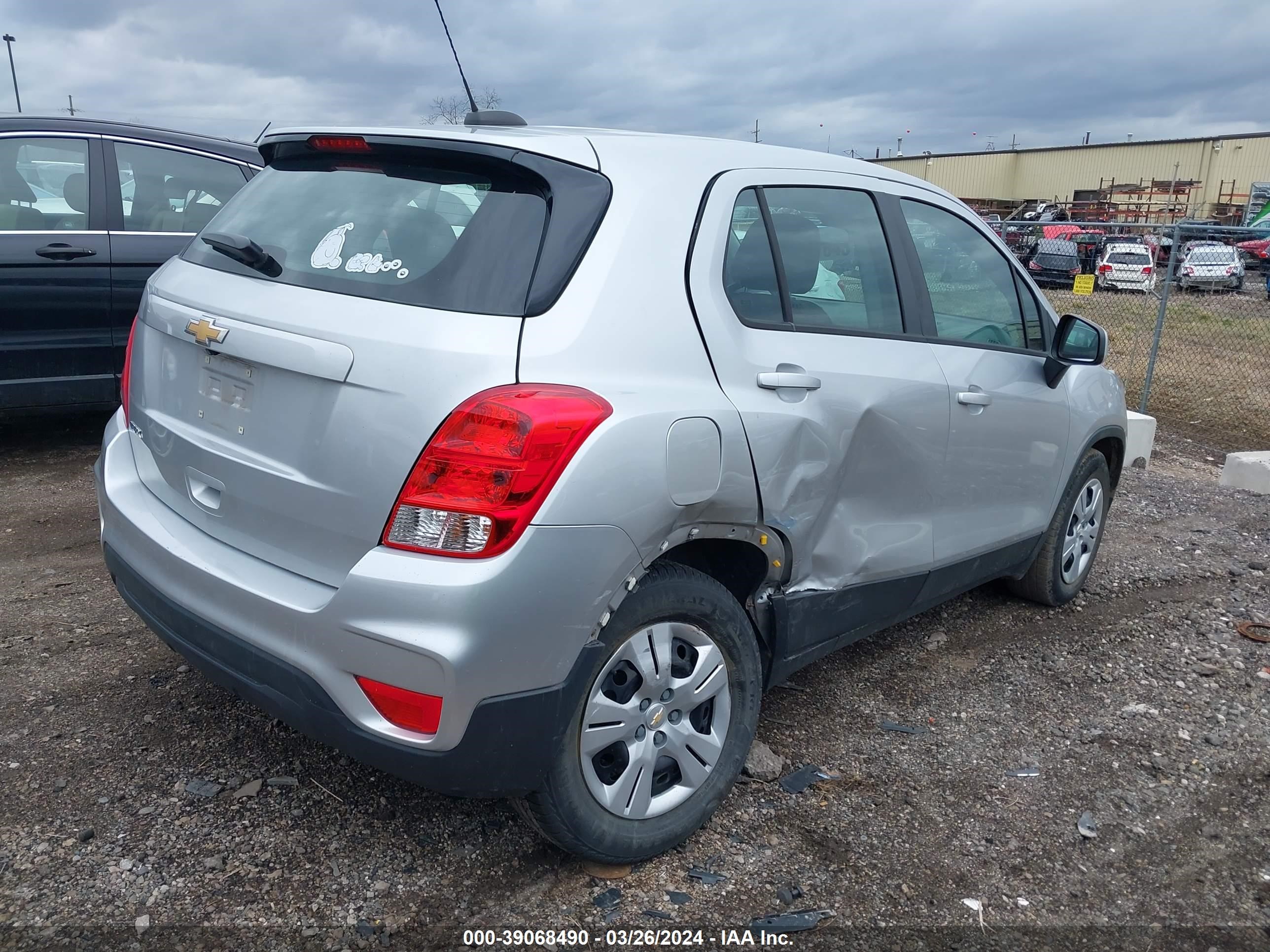 Photo 3 VIN: KL7CJKSB5HB086116 - CHEVROLET TRAX 