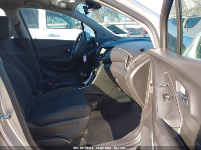 Photo 4 VIN: KL7CJKSB5JB523666 - CHEVROLET TRAX 