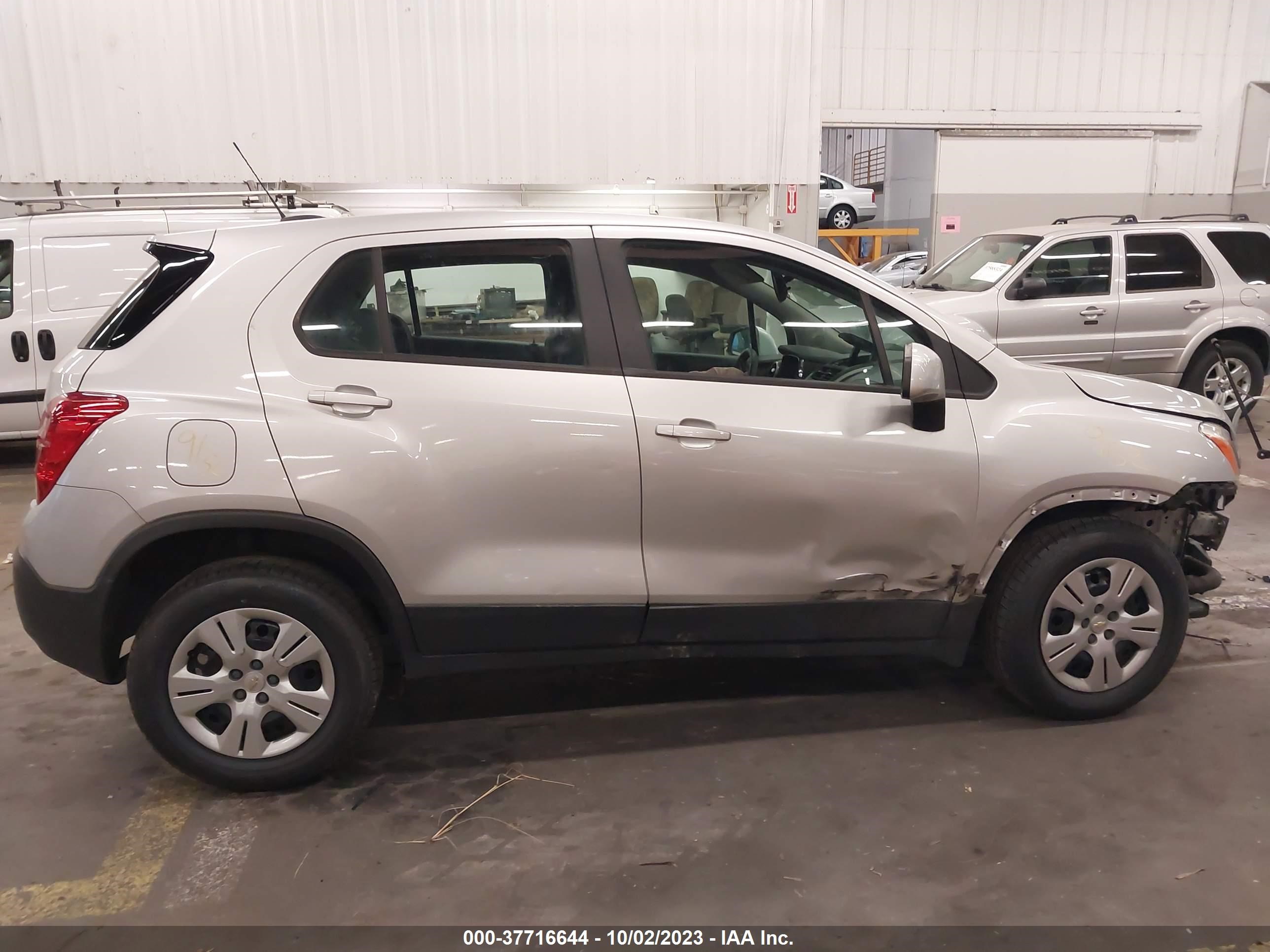 Photo 13 VIN: KL7CJKSB6GB760207 - CHEVROLET TRAX 