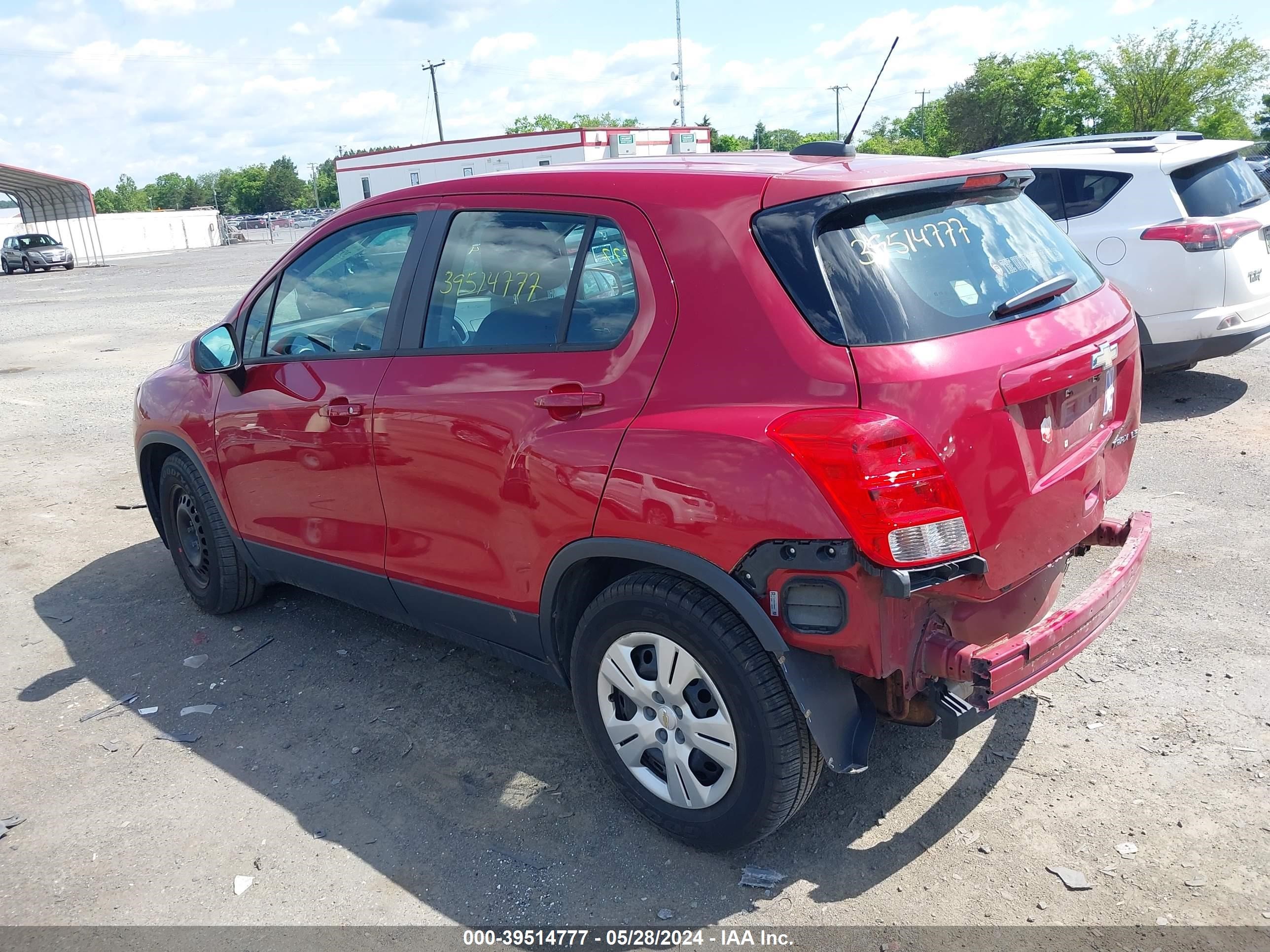 Photo 2 VIN: KL7CJKSB7FB068987 - CHEVROLET TRAX 