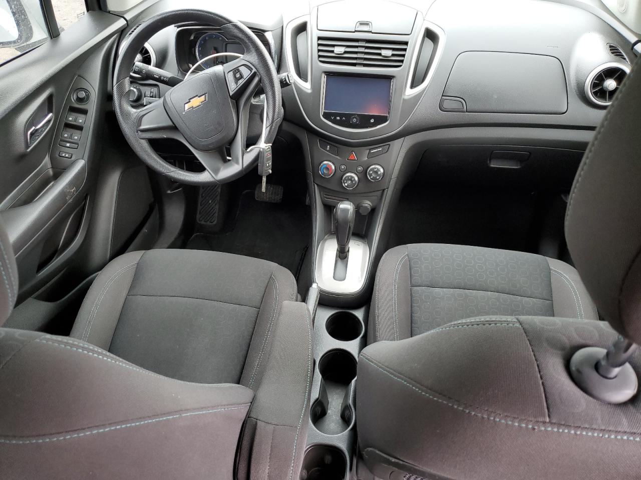 Photo 7 VIN: KL7CJKSB7GB640299 - CHEVROLET TRAX 