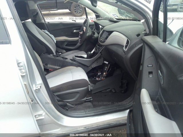 Photo 4 VIN: KL7CJKSB7HB150902 - CHEVROLET TRAX 