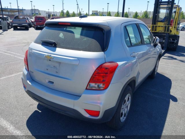 Photo 3 VIN: KL7CJKSB7HB227073 - CHEVROLET TRAX 