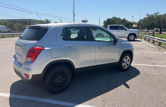 Photo 3 VIN: KL7CJKSB7JB570438 - CHEVROLET TRAX LS 