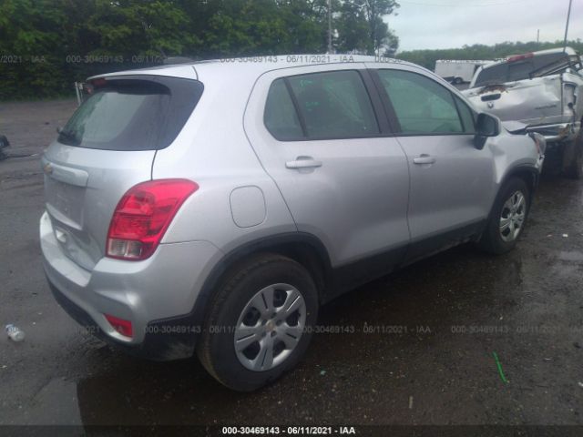 Photo 3 VIN: KL7CJKSB7JB715736 - CHEVROLET TRAX 