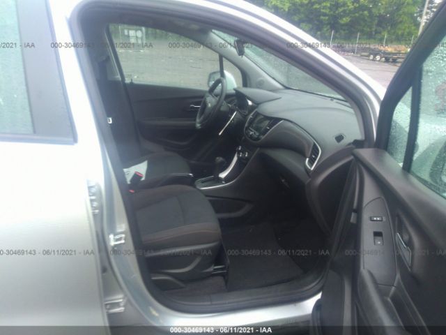 Photo 4 VIN: KL7CJKSB7JB715736 - CHEVROLET TRAX 