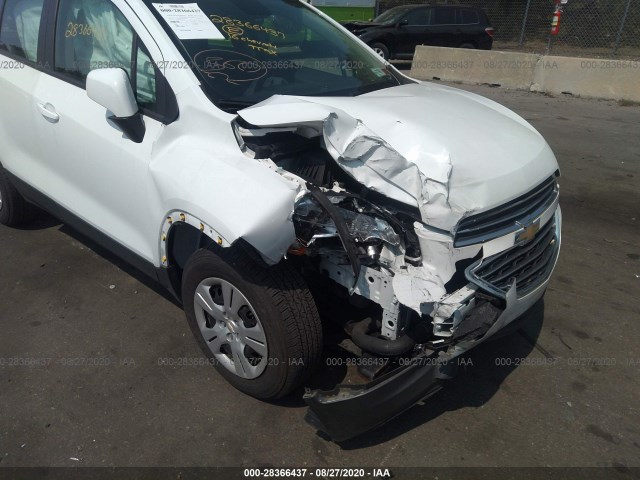 Photo 5 VIN: KL7CJKSB8GB751251 - CHEVROLET TRAX 