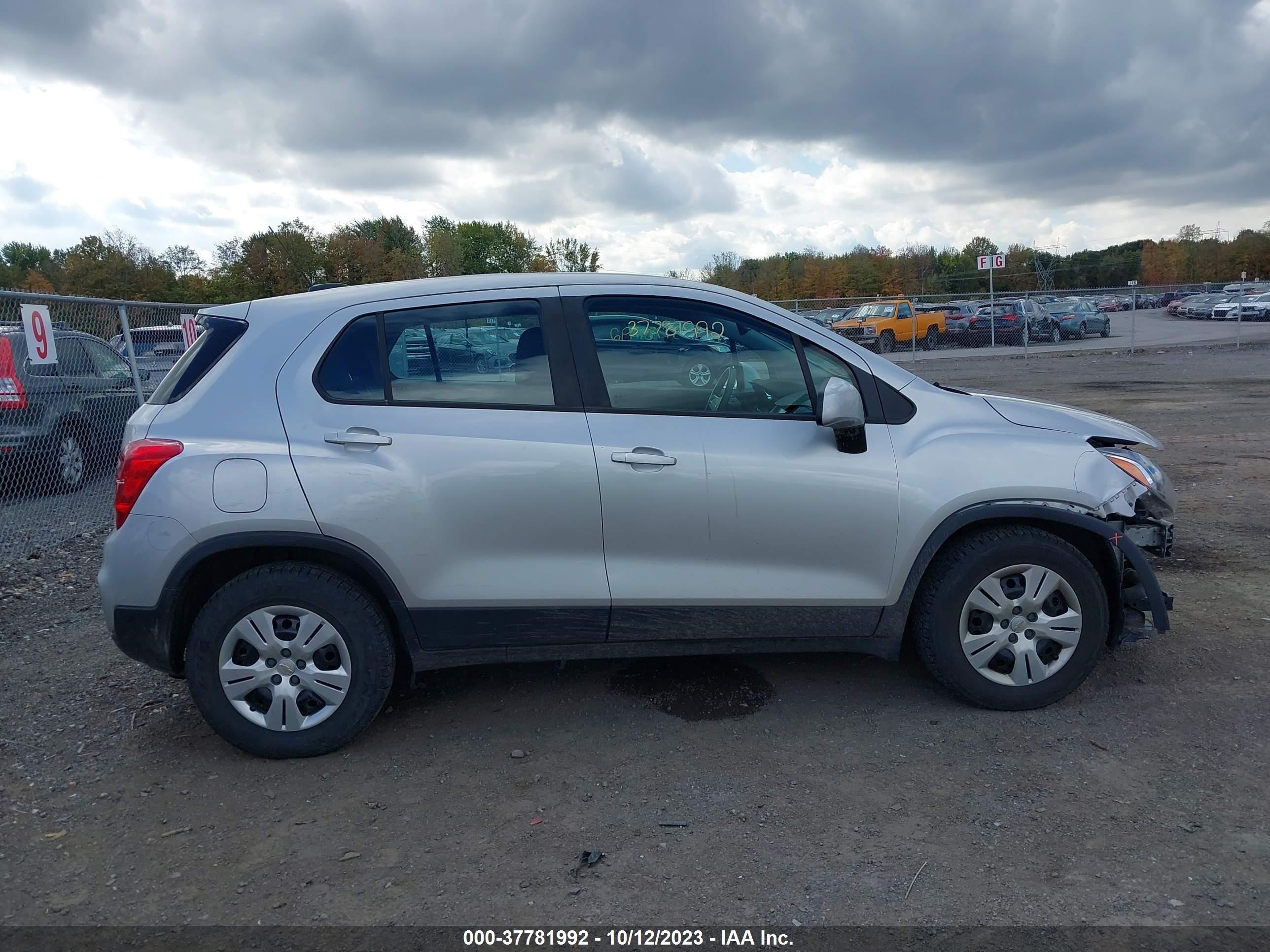 Photo 12 VIN: KL7CJKSB8HB067334 - CHEVROLET TRAX 