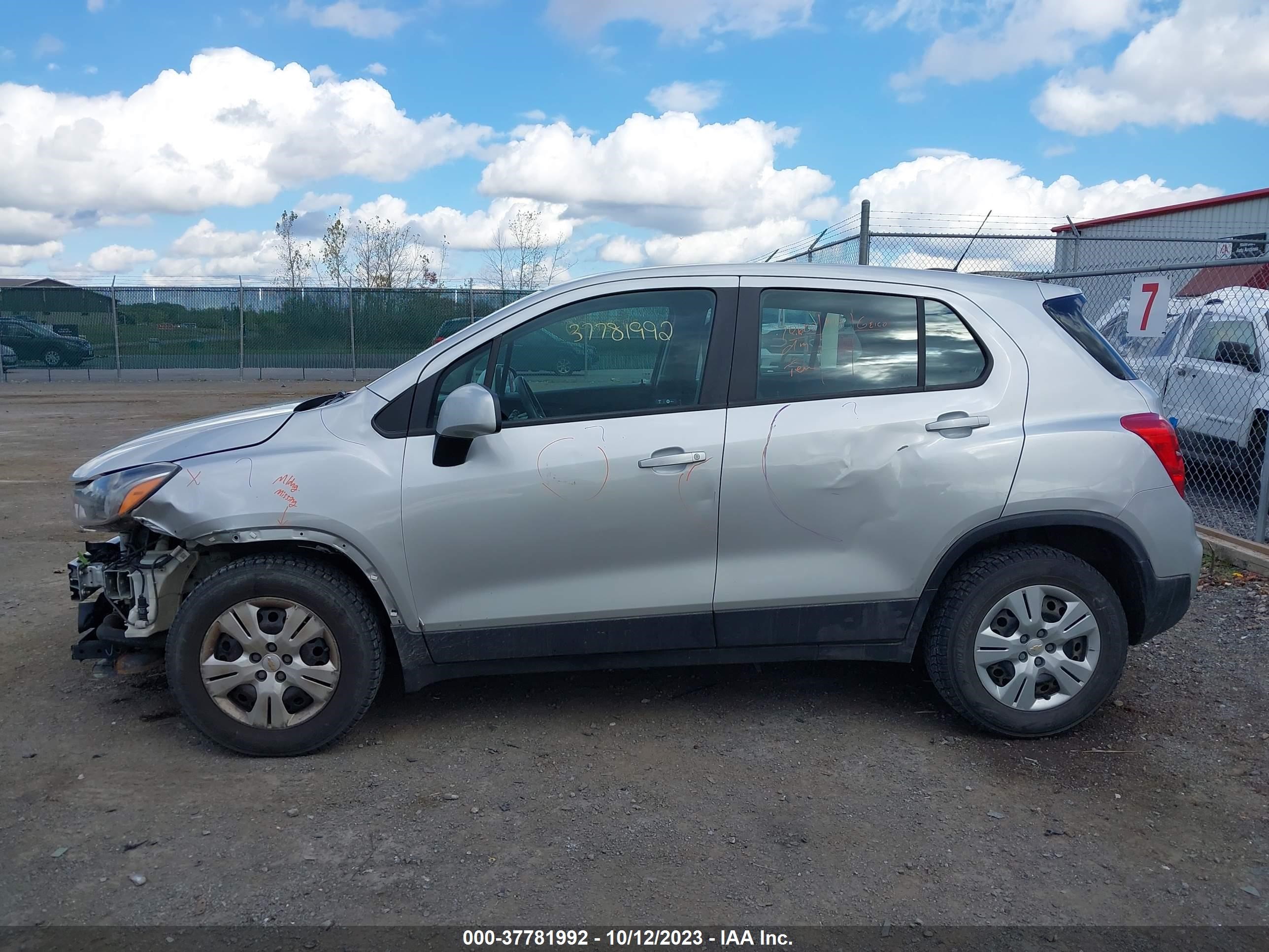 Photo 13 VIN: KL7CJKSB8HB067334 - CHEVROLET TRAX 