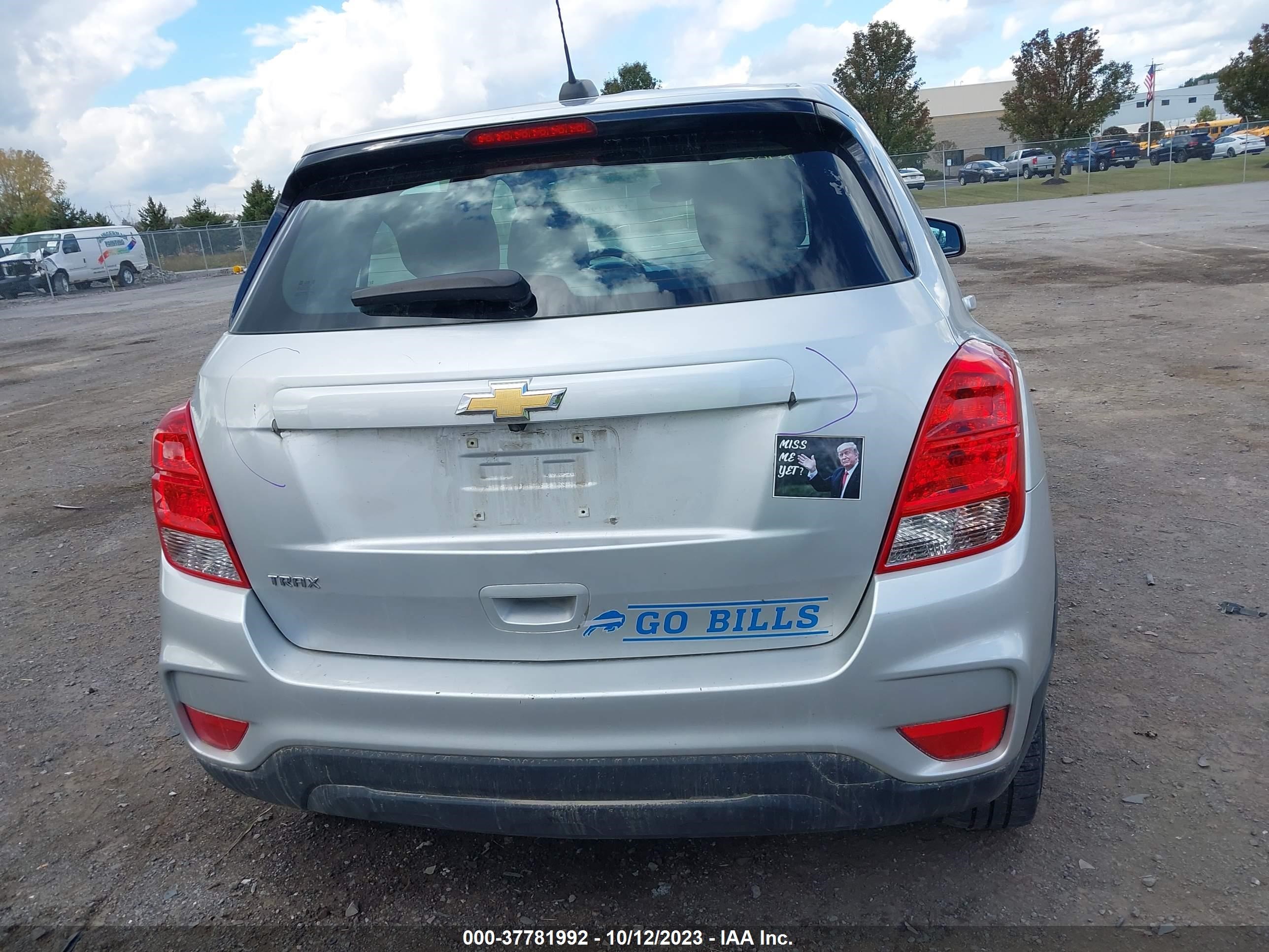 Photo 15 VIN: KL7CJKSB8HB067334 - CHEVROLET TRAX 