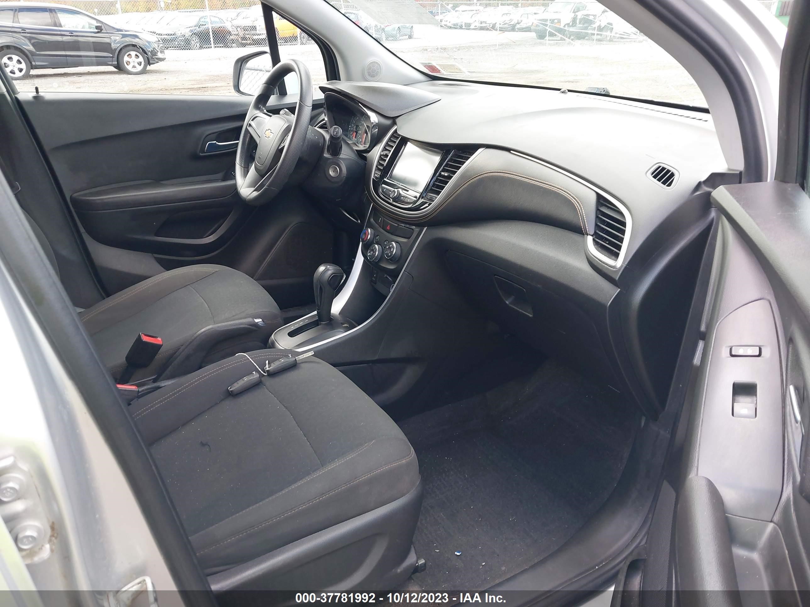 Photo 4 VIN: KL7CJKSB8HB067334 - CHEVROLET TRAX 