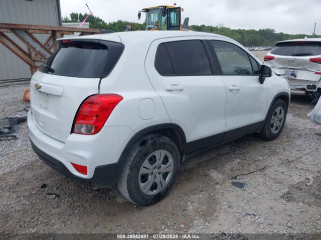 Photo 3 VIN: KL7CJKSB8HB102812 - CHEVROLET TRAX 