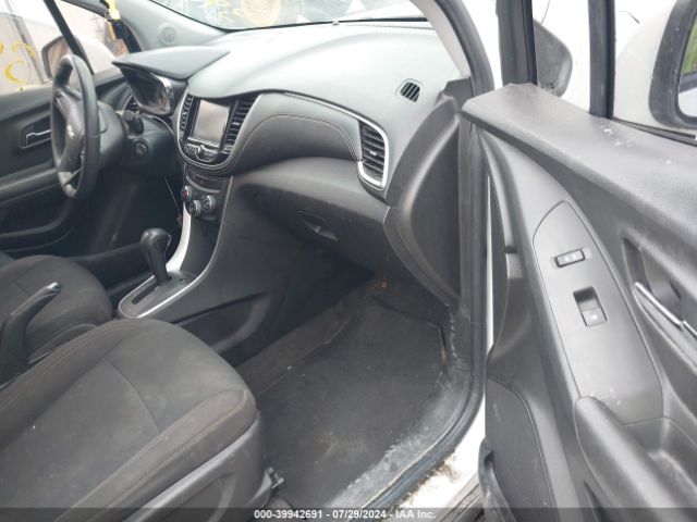 Photo 4 VIN: KL7CJKSB8HB102812 - CHEVROLET TRAX 