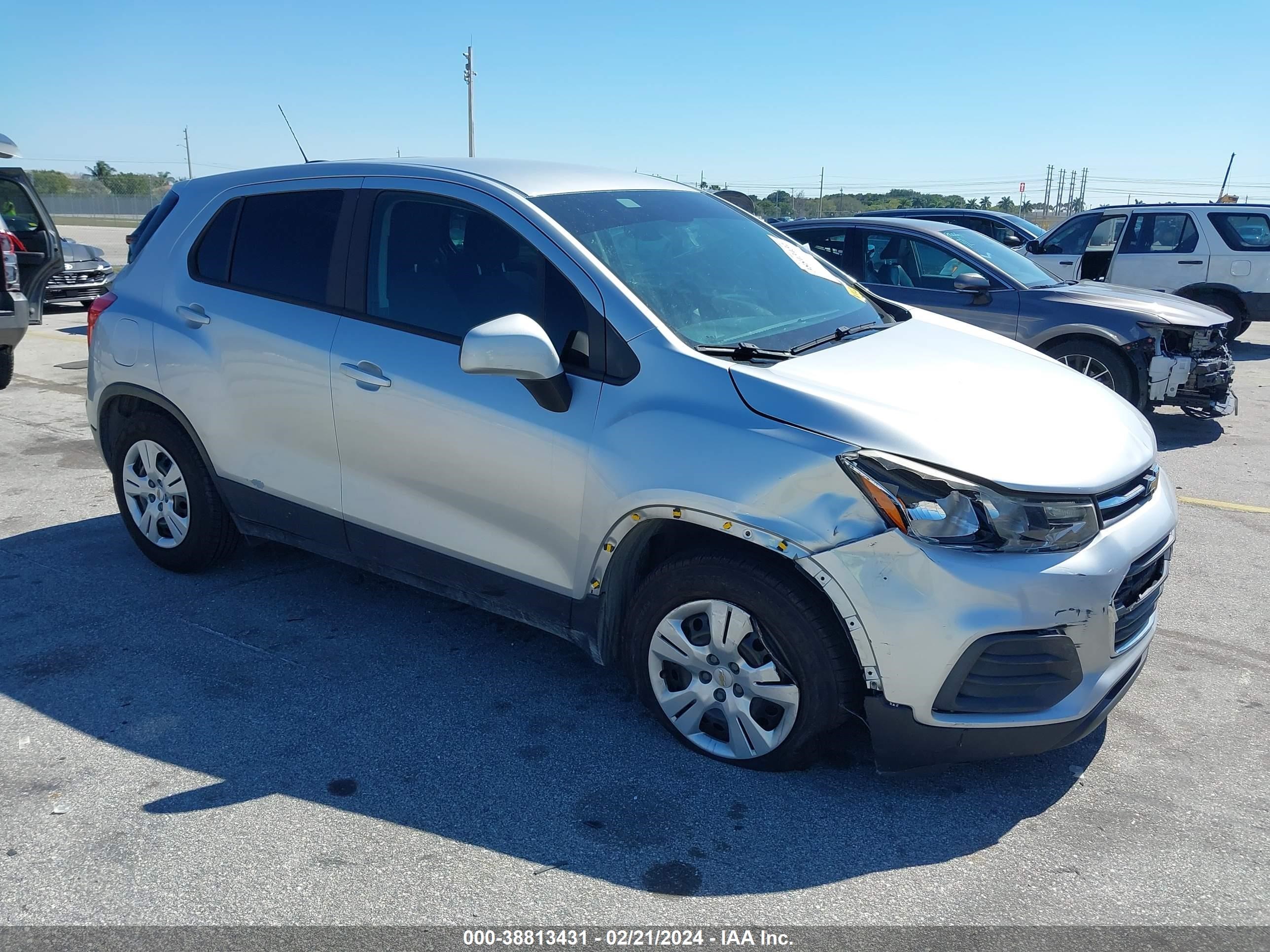 Photo 1 VIN: KL7CJKSB8HB145448 - CHEVROLET TRAX 