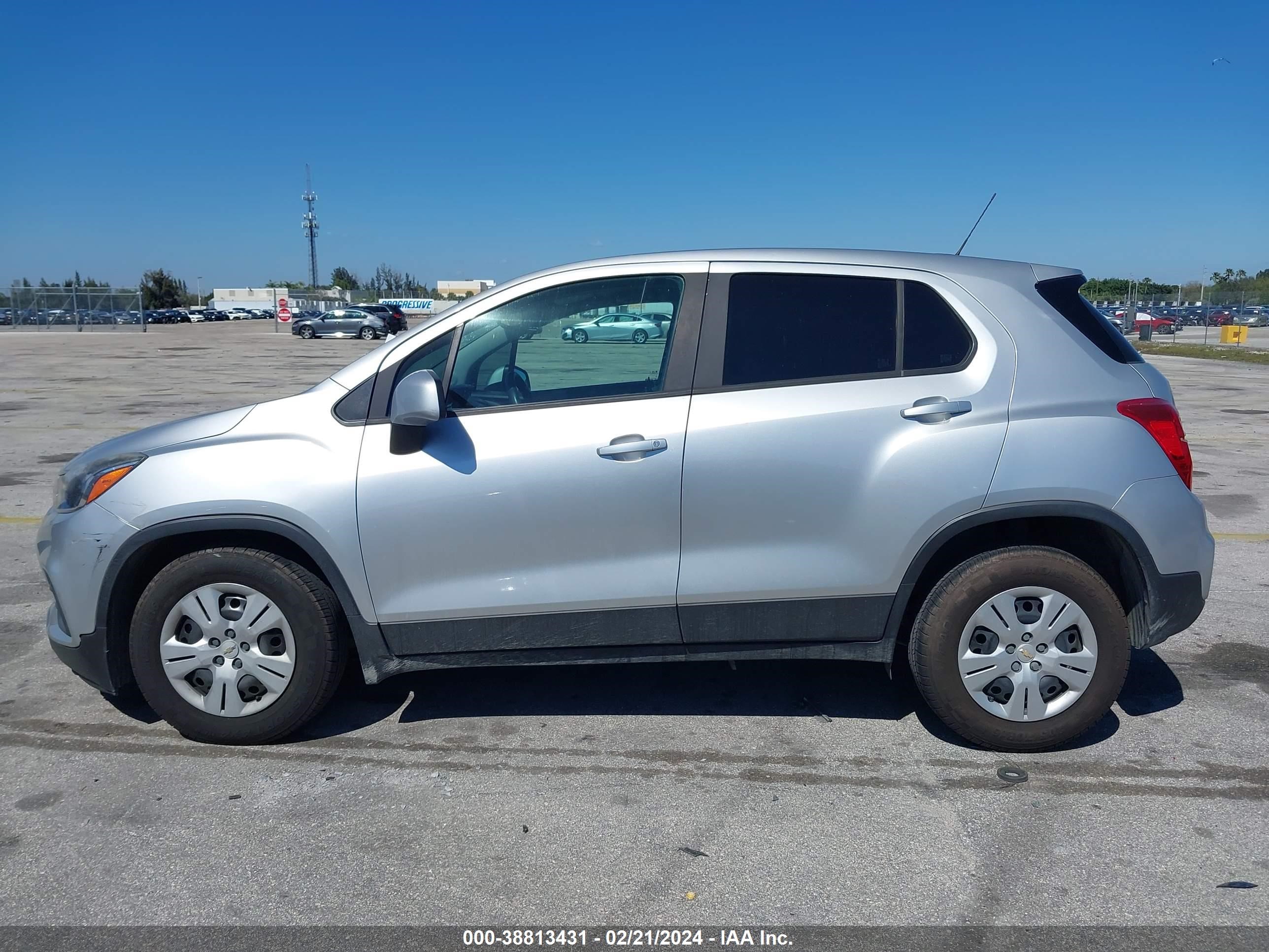 Photo 14 VIN: KL7CJKSB8HB145448 - CHEVROLET TRAX 