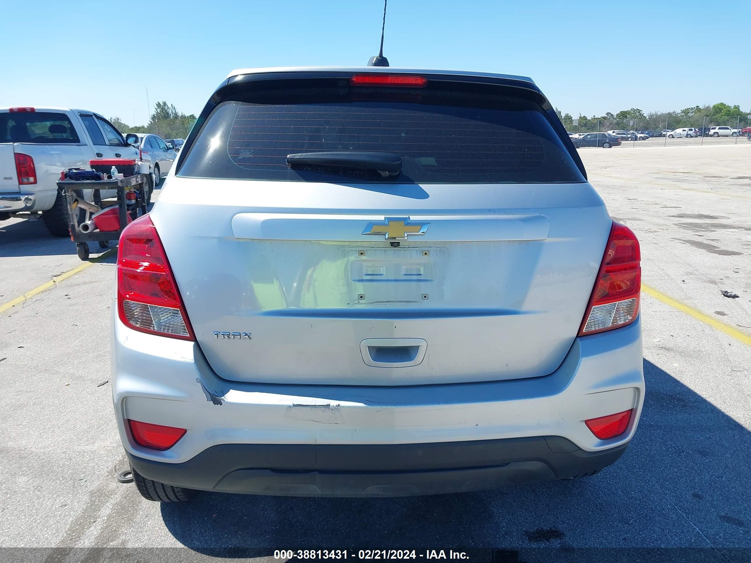 Photo 16 VIN: KL7CJKSB8HB145448 - CHEVROLET TRAX 