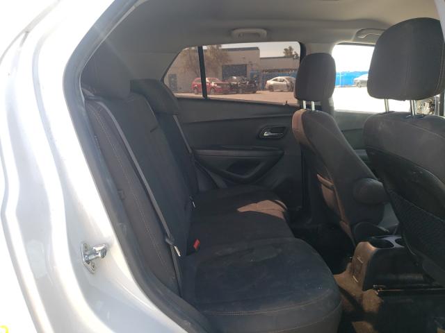 Photo 5 VIN: KL7CJKSB8JB724591 - CHEVROLET TRAX LS 