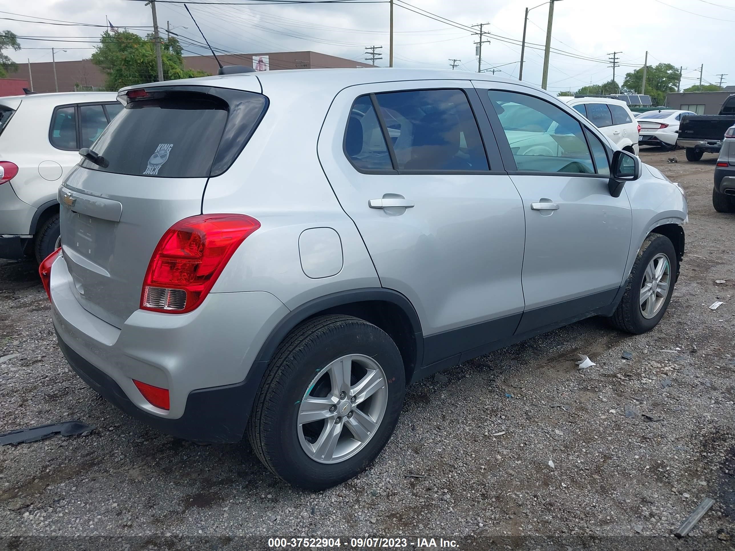 Photo 3 VIN: KL7CJKSB8MB301790 - CHEVROLET TRAX 