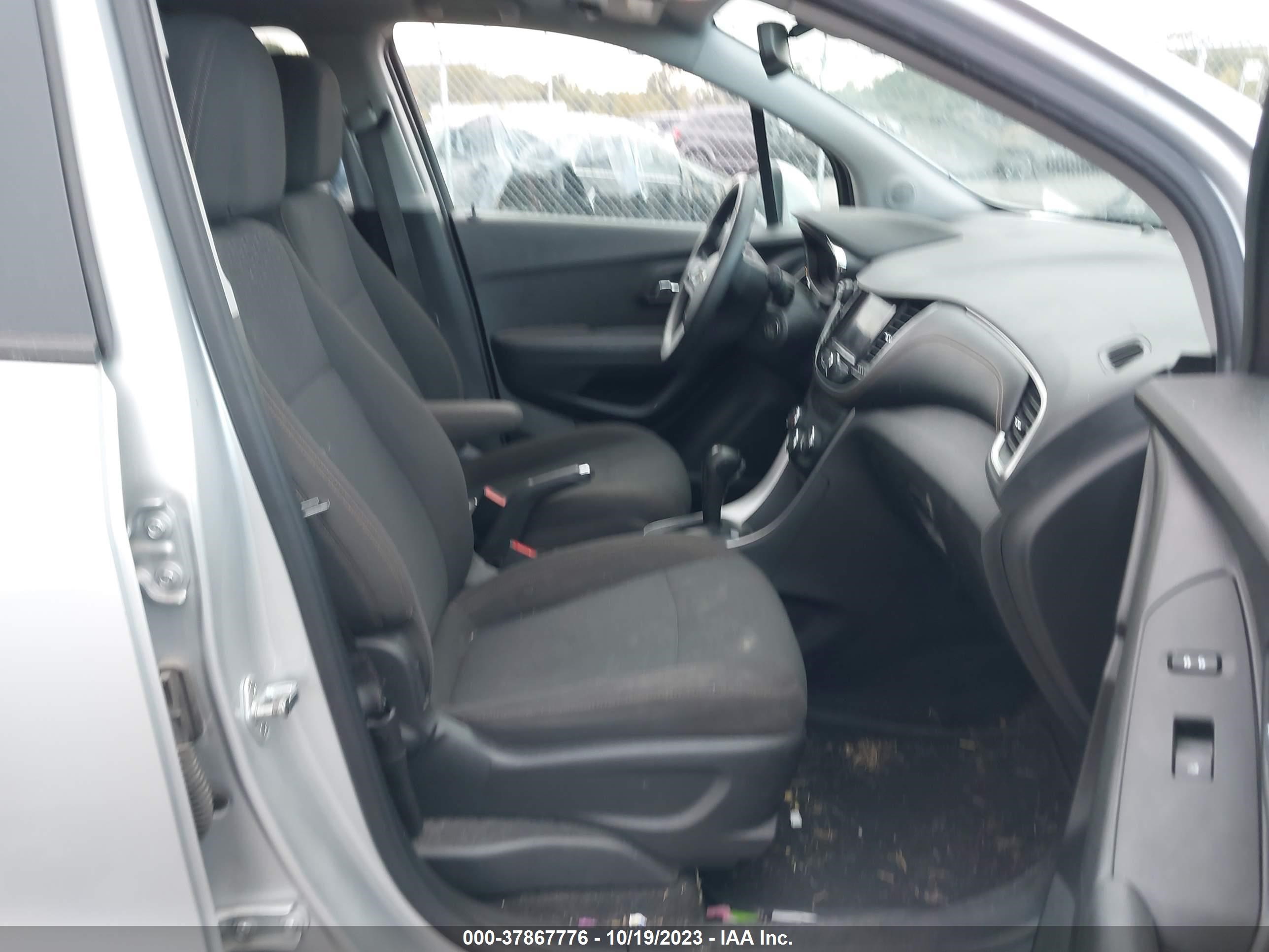 Photo 4 VIN: KL7CJKSB9MB302057 - CHEVROLET TRAX 