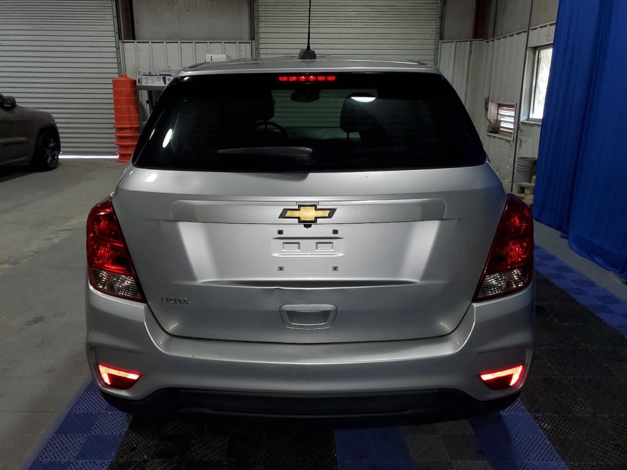 Photo 5 VIN: KL7CJKSBXHB060840 - CHEVROLET TRAX 