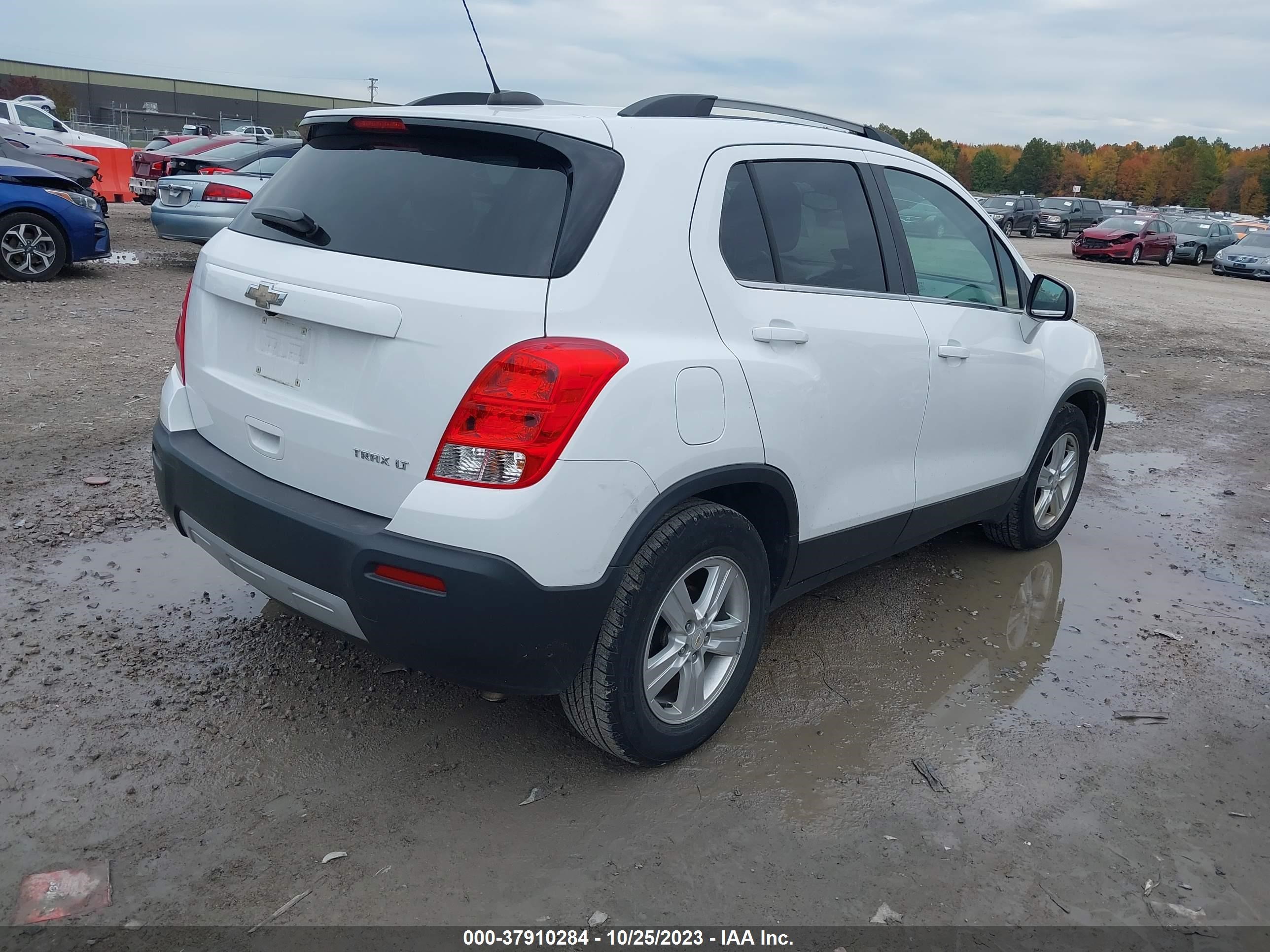 Photo 3 VIN: KL7CJLSB0GB761293 - CHEVROLET TRAX 