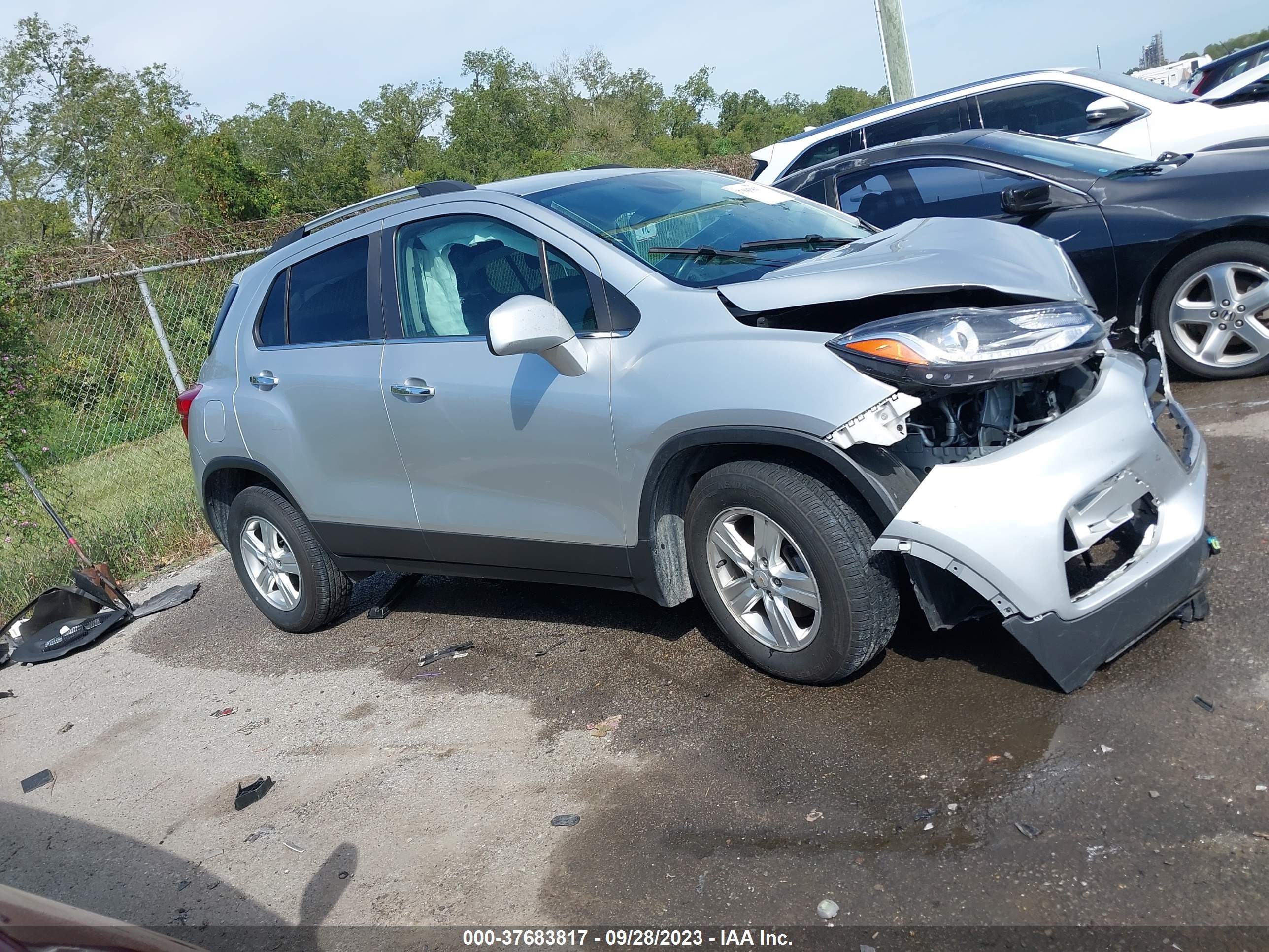 Photo 11 VIN: KL7CJLSB0JB705703 - CHEVROLET TRAX 