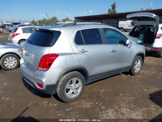 Photo 3 VIN: KL7CJLSB2JB631975 - CHEVROLET TRAX 