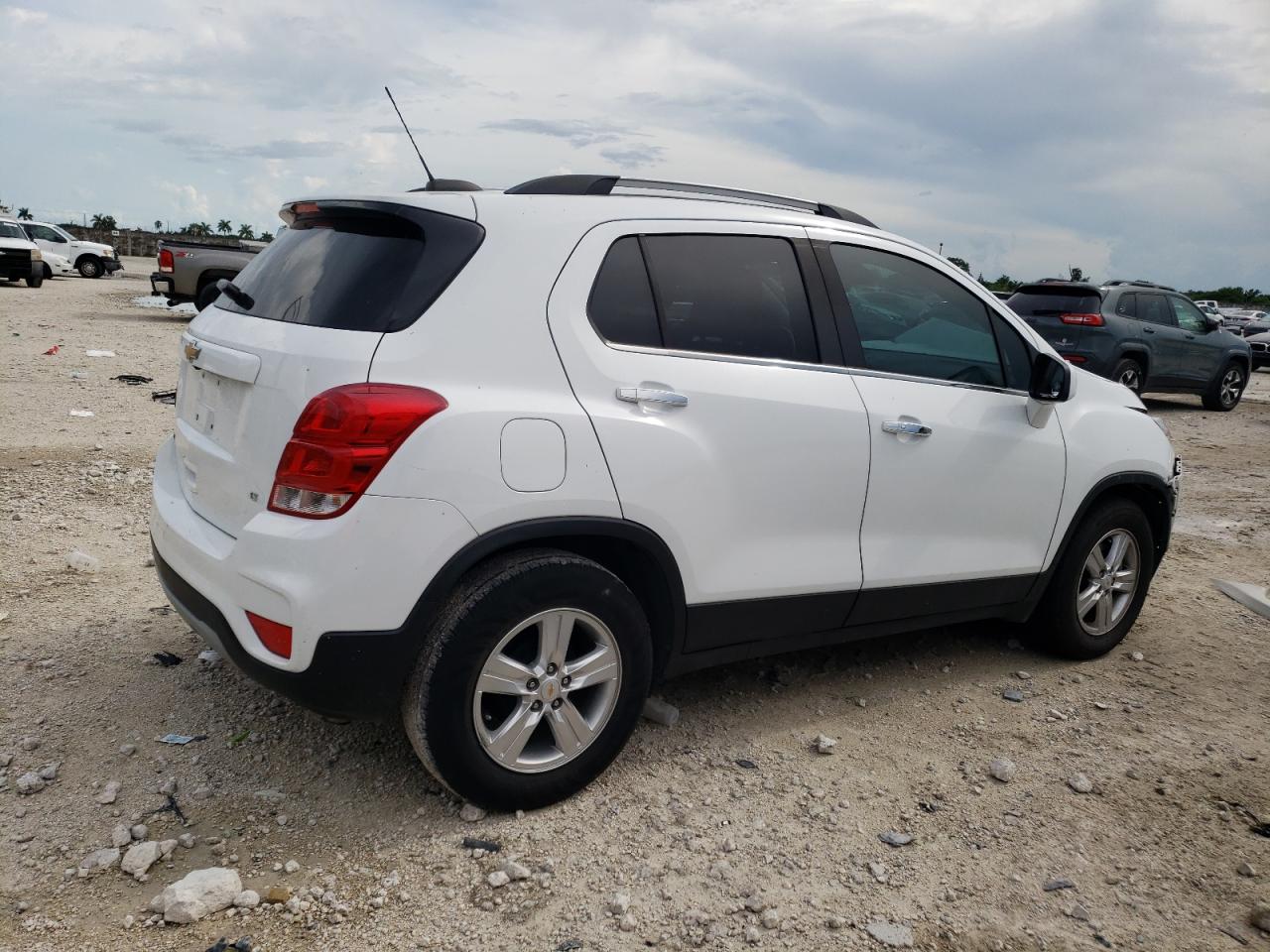 Photo 2 VIN: KL7CJLSB2KB759098 - CHEVROLET TRAX 