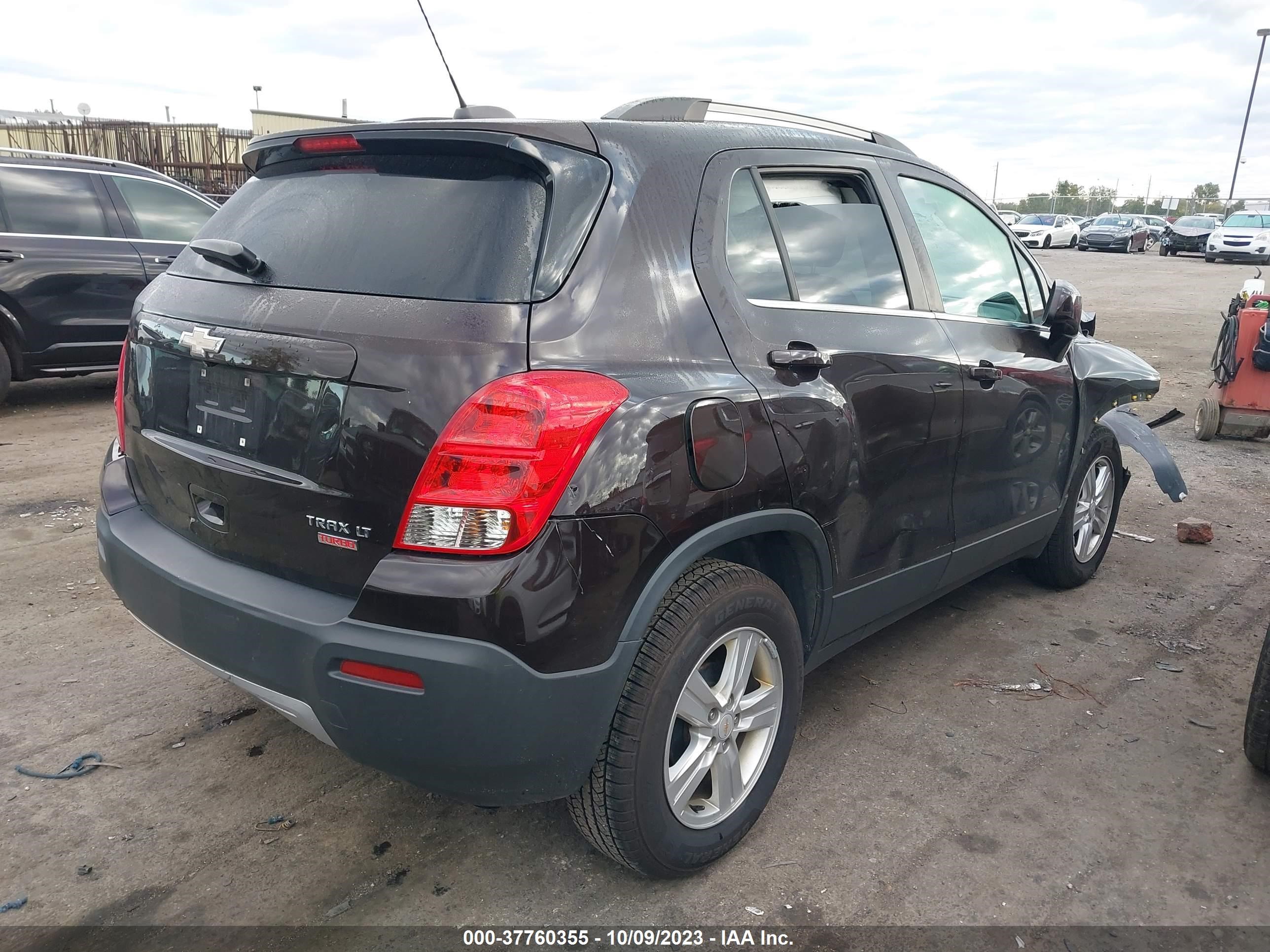 Photo 3 VIN: KL7CJLSB3FB073464 - CHEVROLET TRAX 