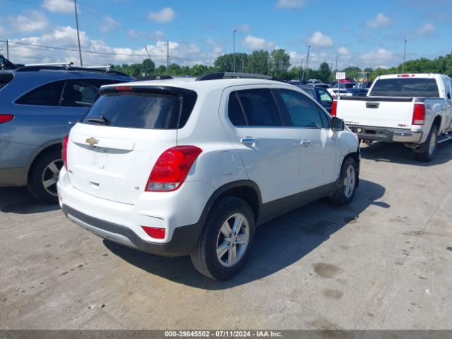 Photo 3 VIN: KL7CJLSB3JB725802 - CHEVROLET TRAX 