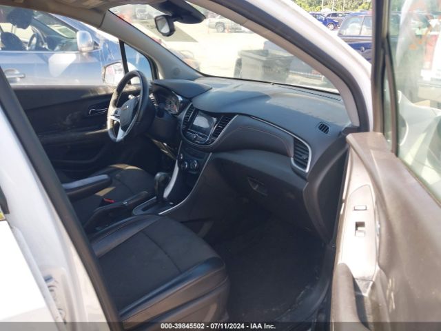 Photo 4 VIN: KL7CJLSB3JB725802 - CHEVROLET TRAX 