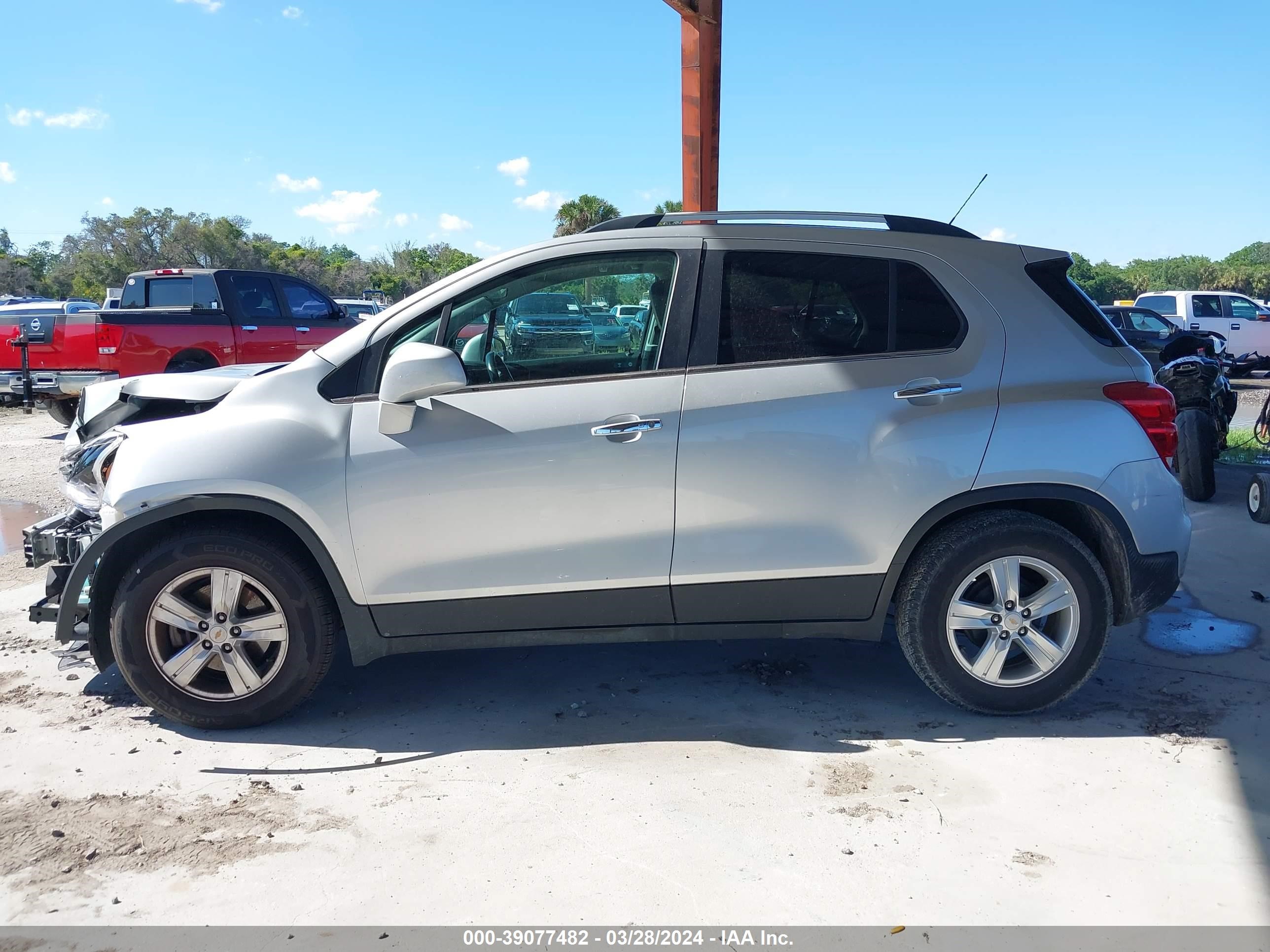 Photo 13 VIN: KL7CJLSB3KB758509 - CHEVROLET TRAX 