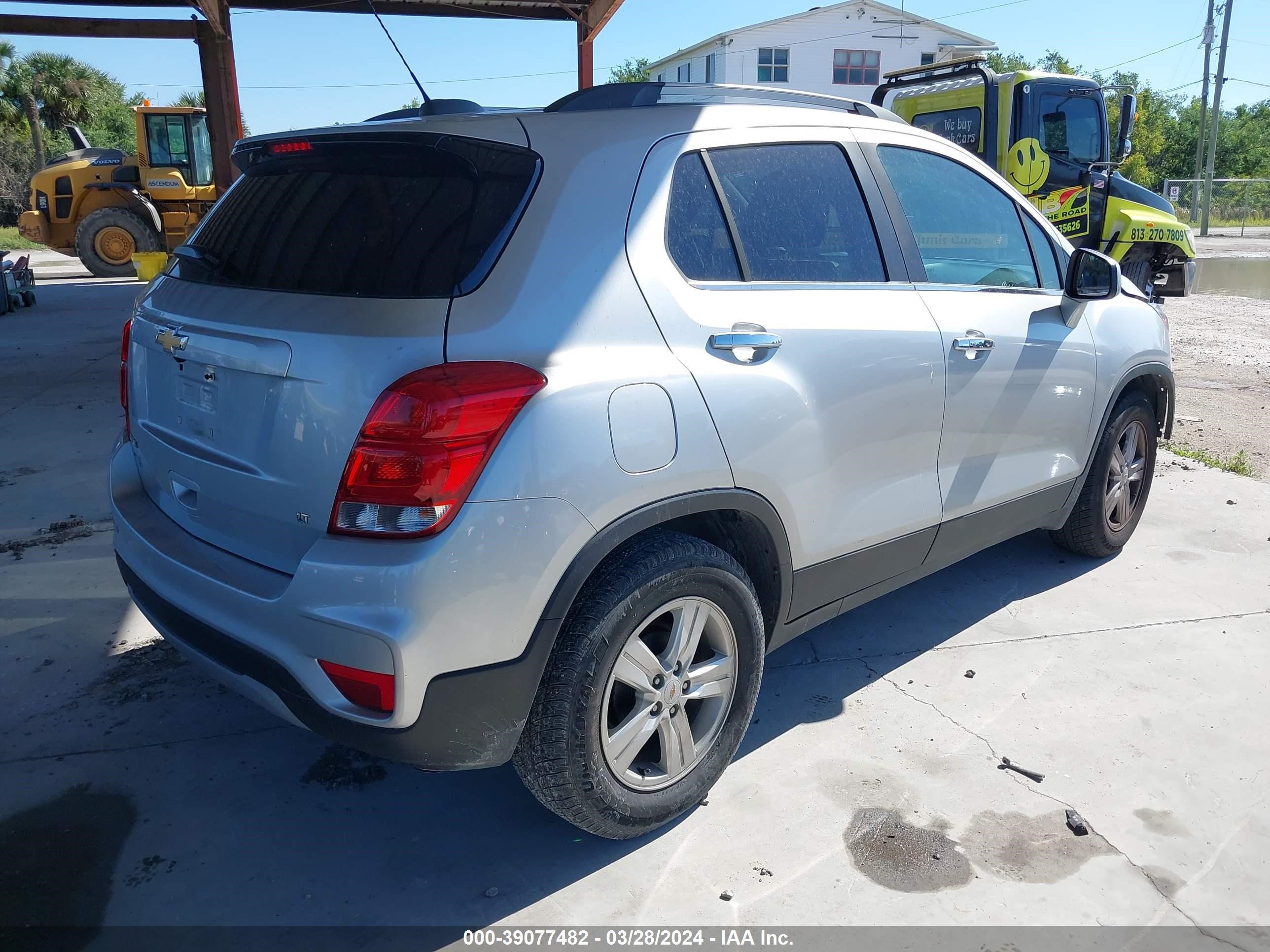 Photo 3 VIN: KL7CJLSB3KB758509 - CHEVROLET TRAX 