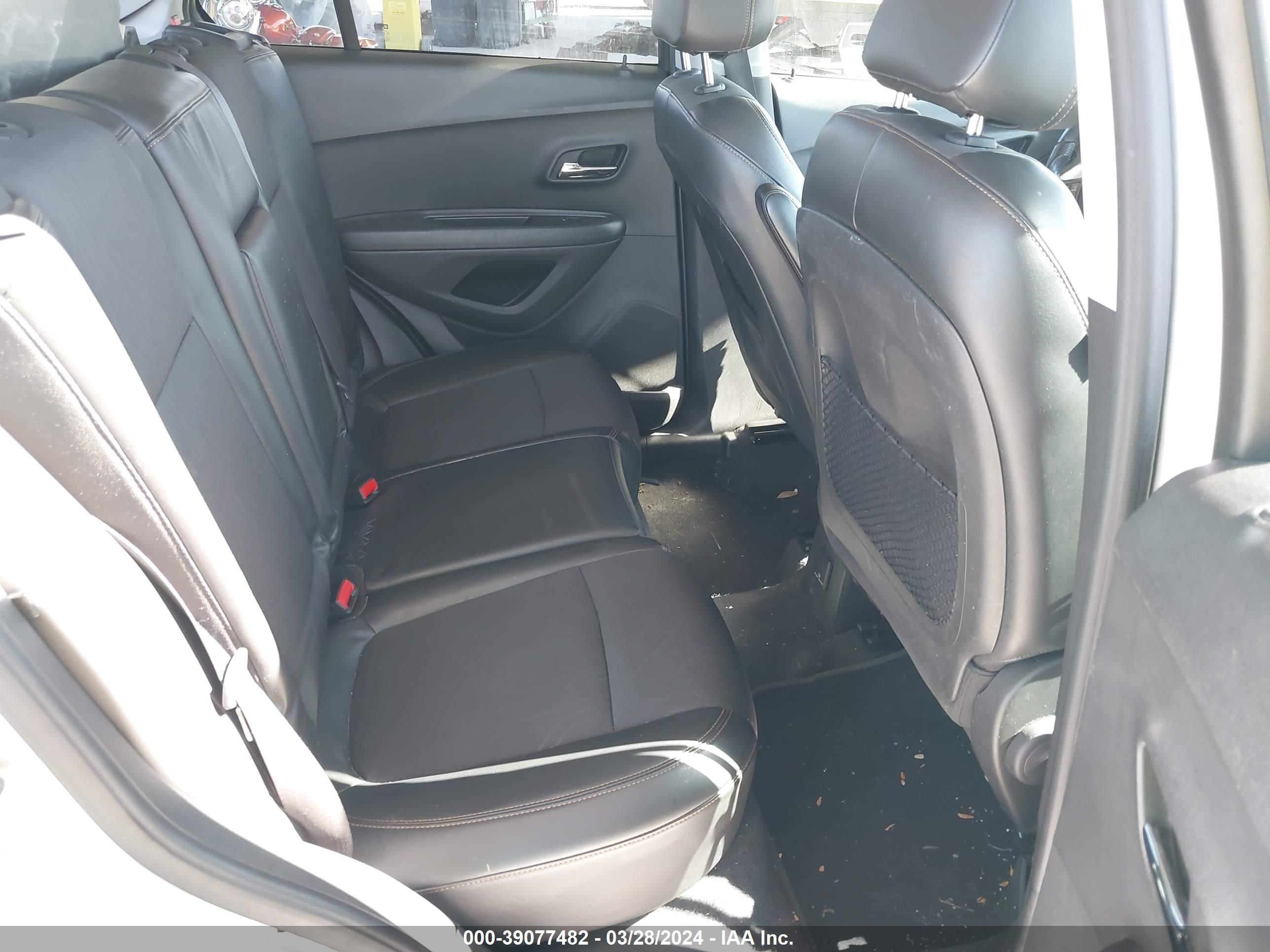 Photo 7 VIN: KL7CJLSB3KB758509 - CHEVROLET TRAX 