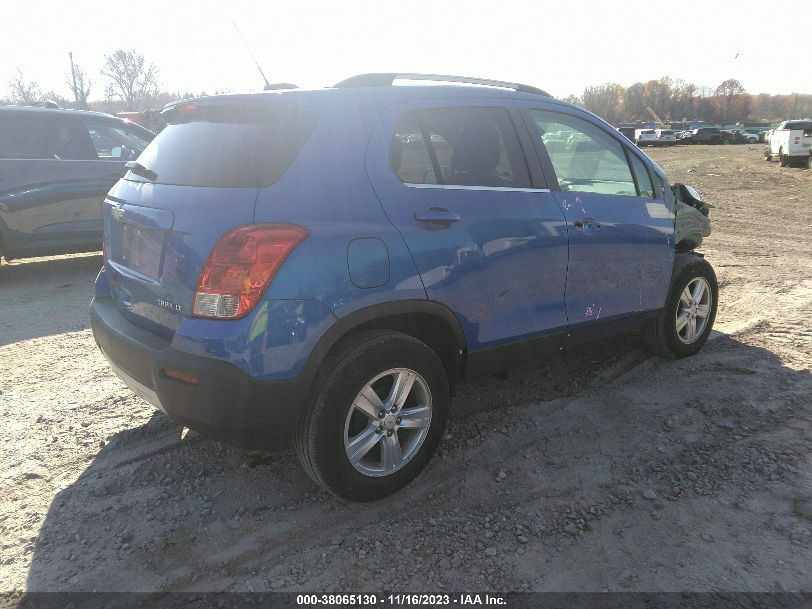 Photo 3 VIN: KL7CJLSB4FB117584 - CHEVROLET TRAX 