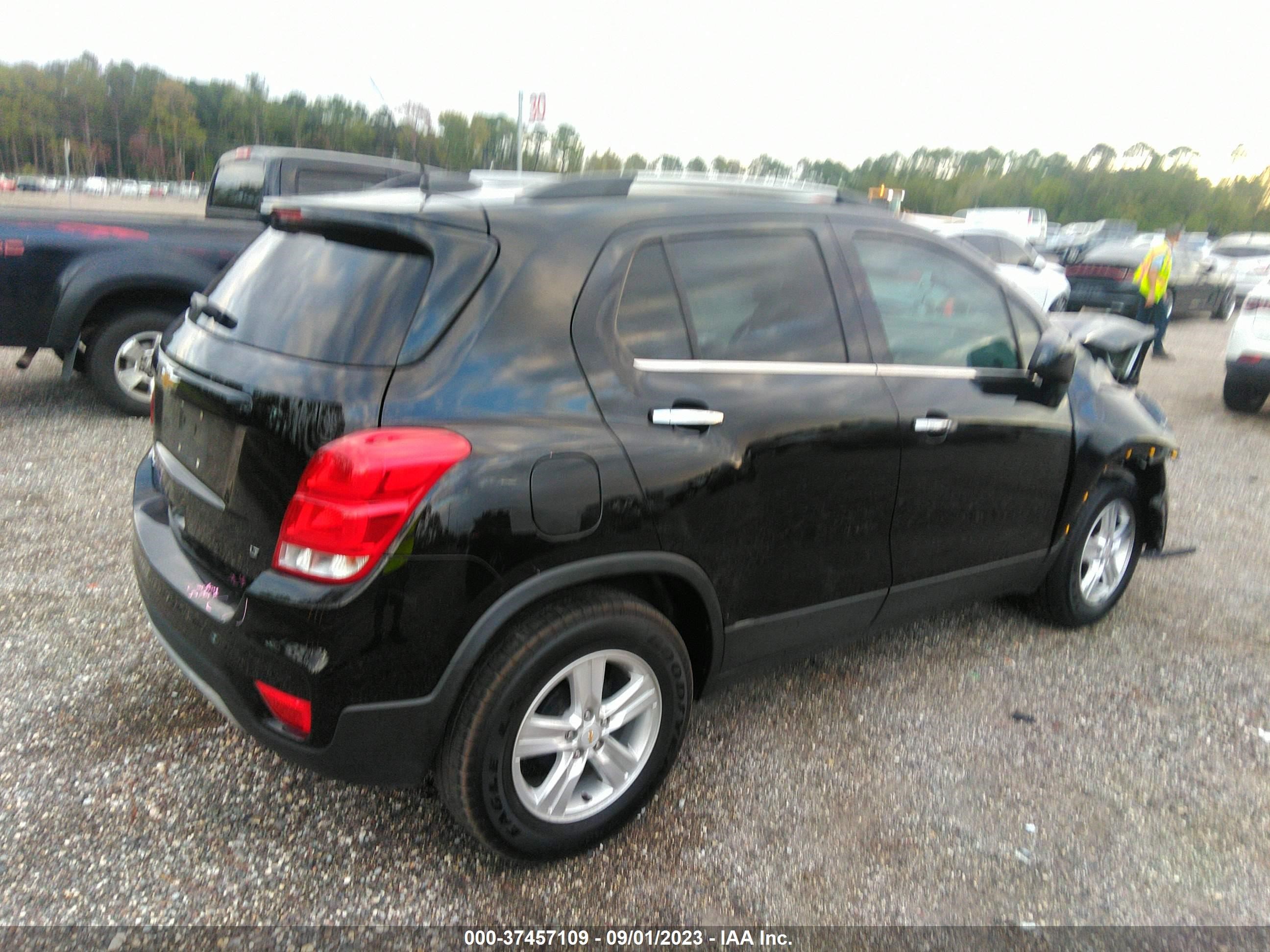 Photo 3 VIN: KL7CJLSB6KB907379 - CHEVROLET TRAX 