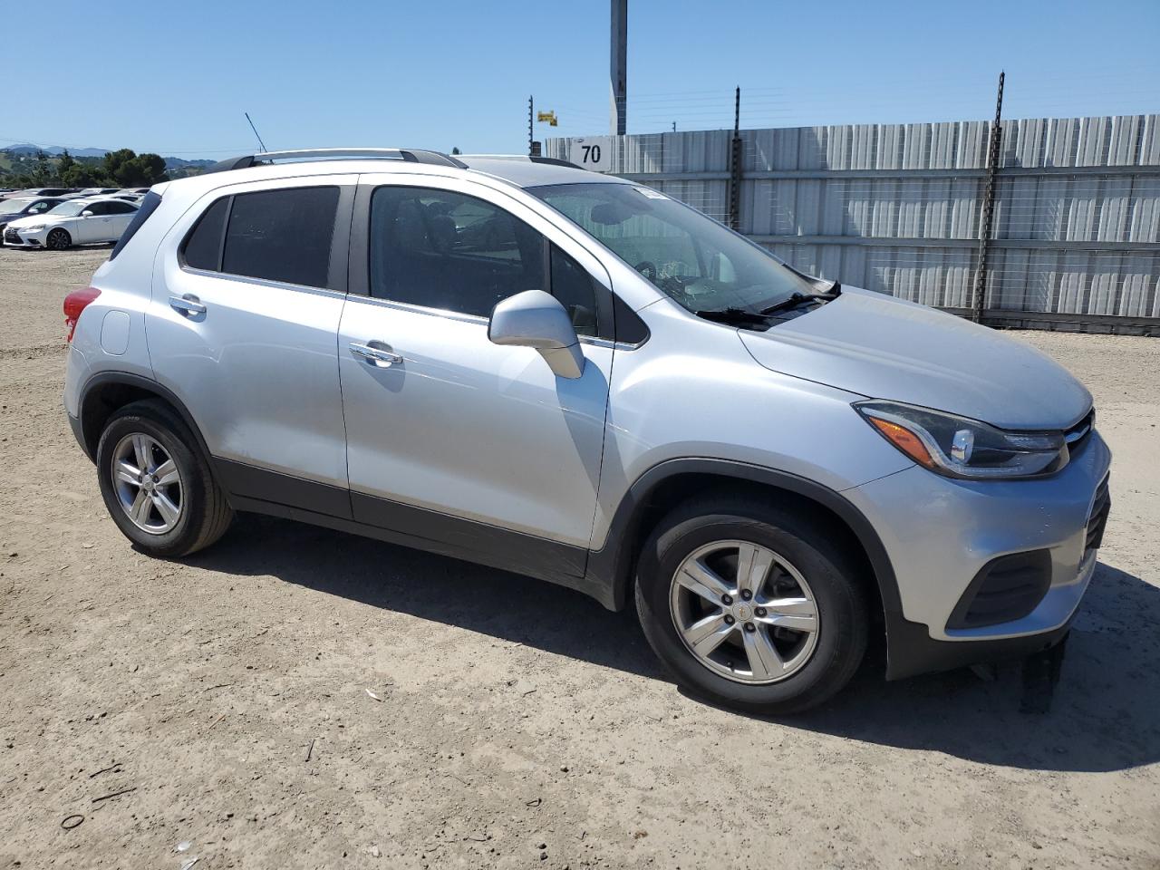 Photo 3 VIN: KL7CJLSB7JB593059 - CHEVROLET TRAX 